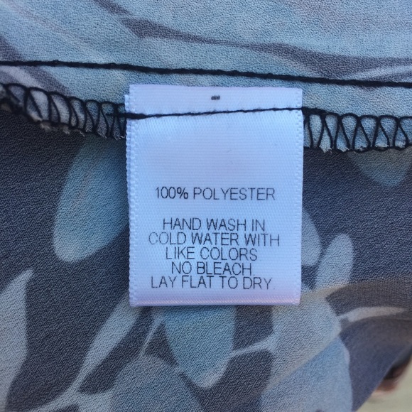 Harlowe & Graham Floral Print Cold Shoulder Top - Picture 7 of 8